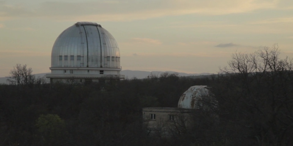 "Le télescope IRiS" un film d'Anaïs Bollègue et Olivier Marcon - Laboratoires de recherche en sciences de l’univers et en physique des particules (Laboratoire d’excellence OCEVU, Institut Pythéas, Laboratoire d’Astrophysique de Marseille, laboratoire d’excellence FOCUS, Observatoire de Paris)